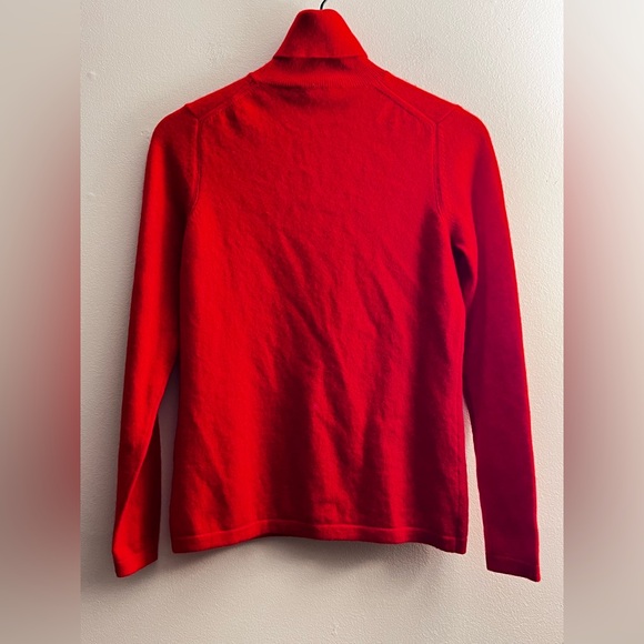 J. Mclaughlin Red Turtleneck Sweater 100% Cashmere Soft Classic S - Picture 3 of 7